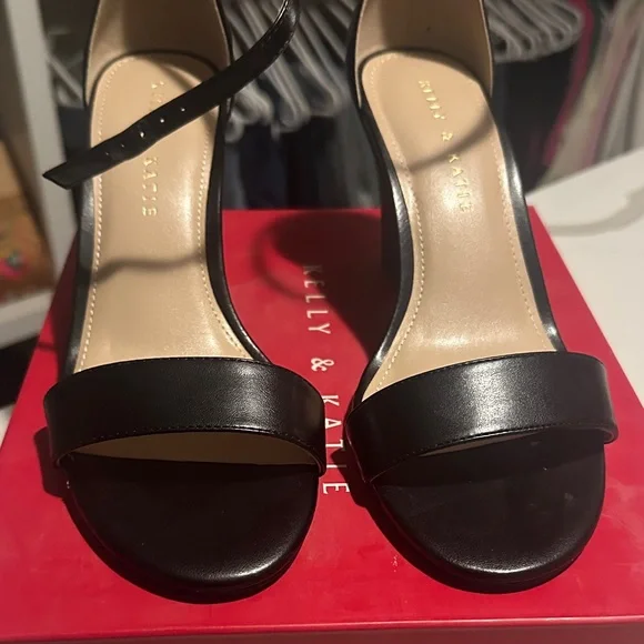 Kelly & Katie Black Wedge Sandals - Picture 2 of 7